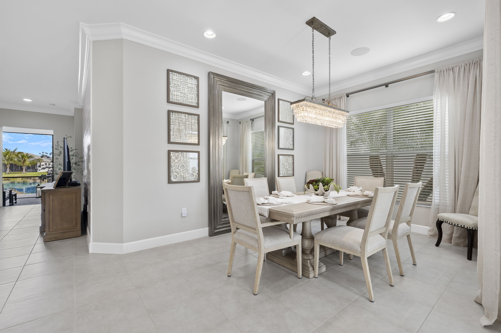 Dining Area (1)