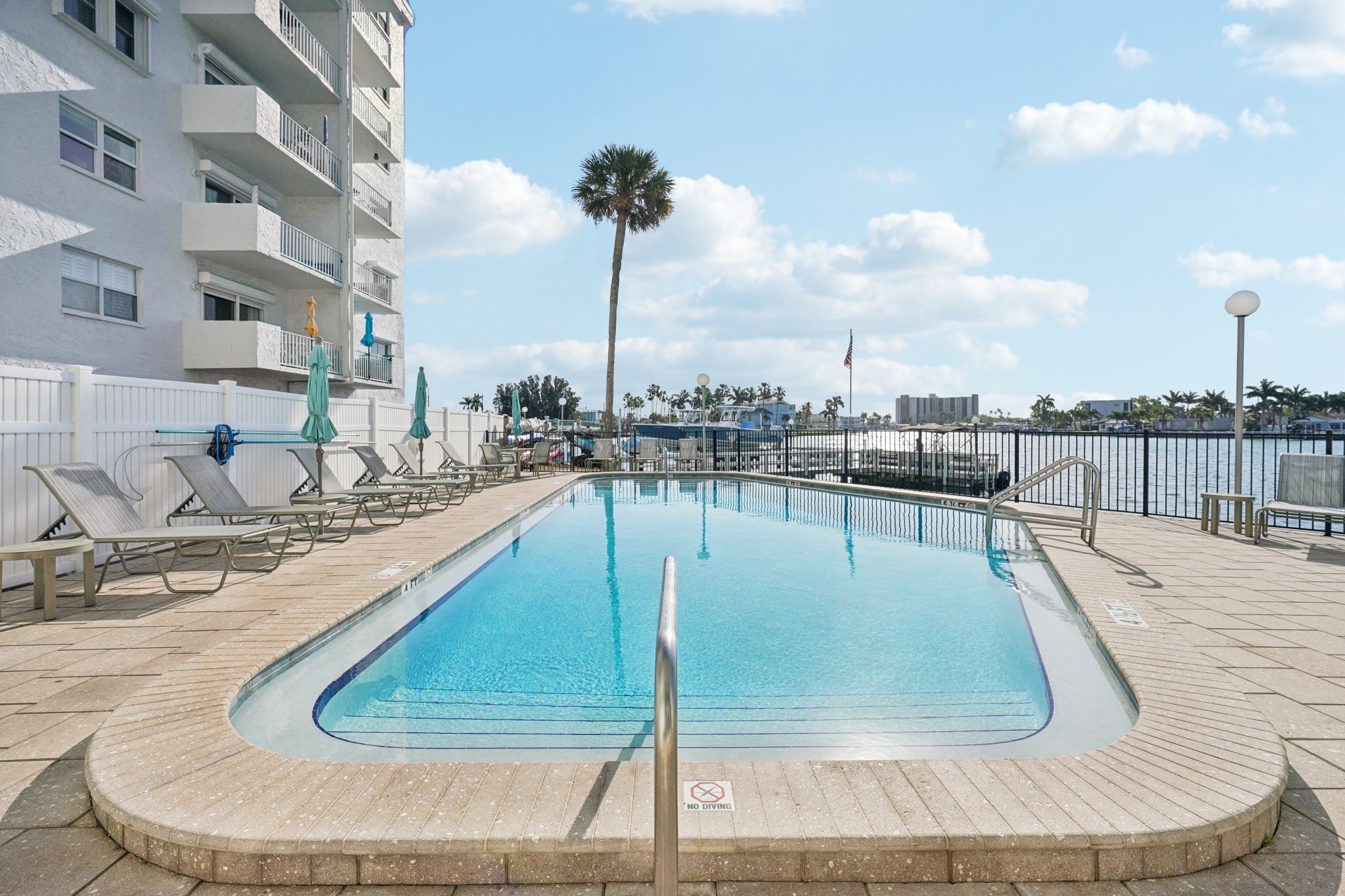 107th Ave 708-0204-905.jpg