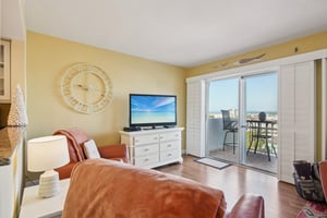 107th Ave 708-S0204-007.jpg