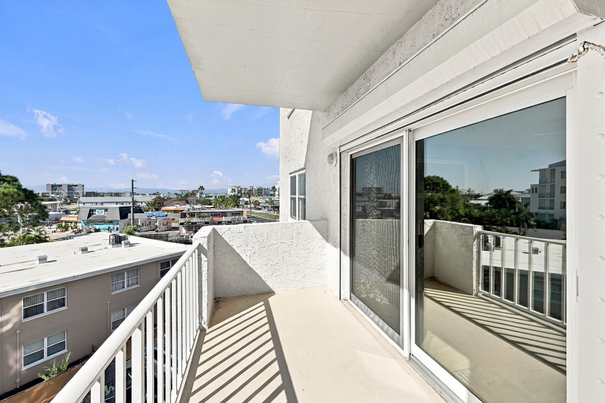 Balcony4