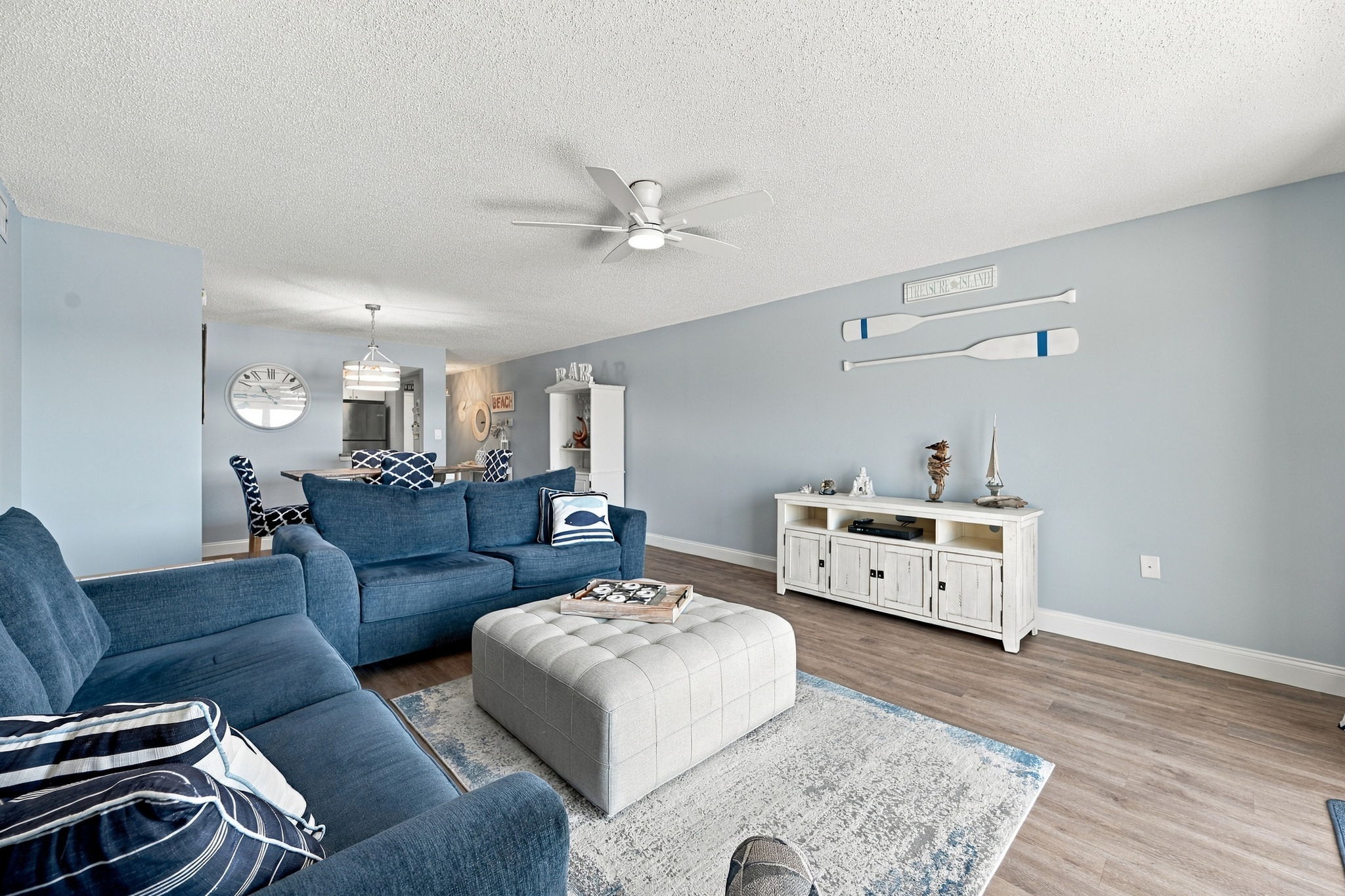 Living Room6