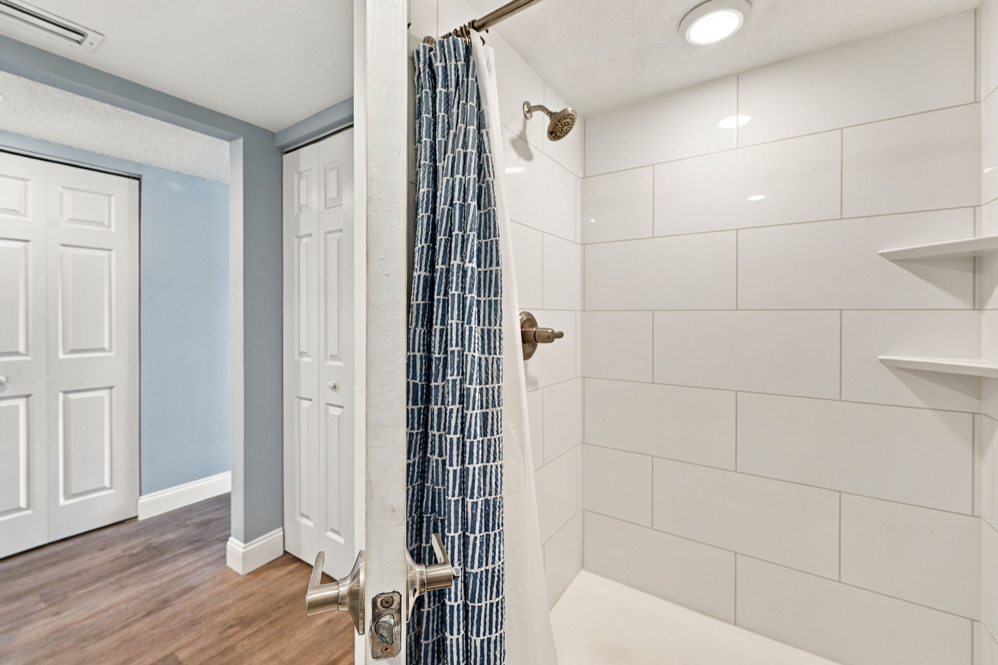 Primary Bathroom1b