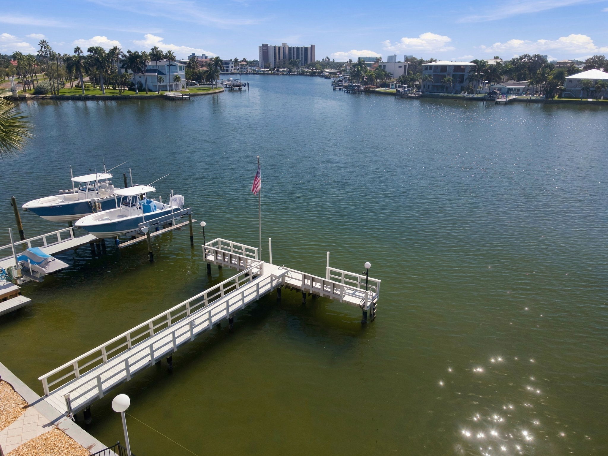 Dock1
