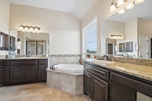 Chisholm Trl-S0809-023.jpg