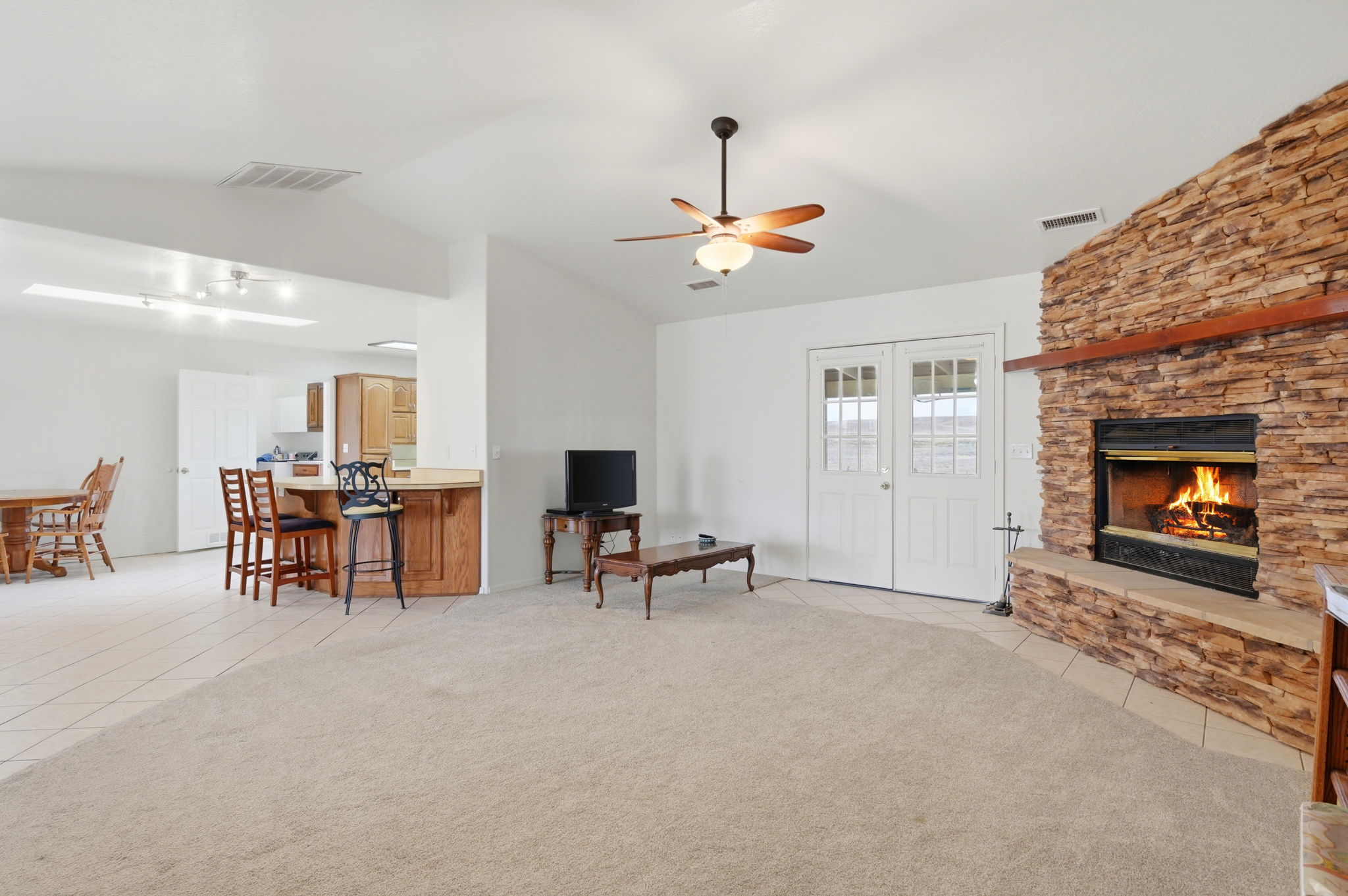 Living Room (2)