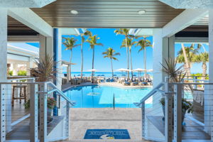 Club - Club exit to pool area