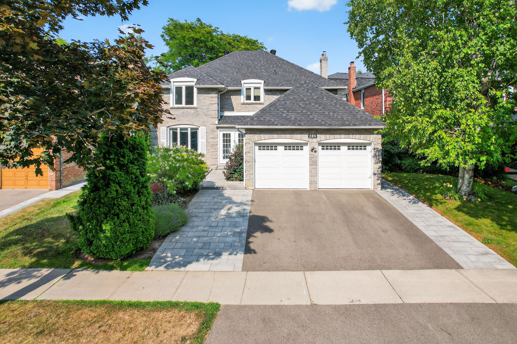 285 Hidden Trail Toronto, ON M2R 3S7