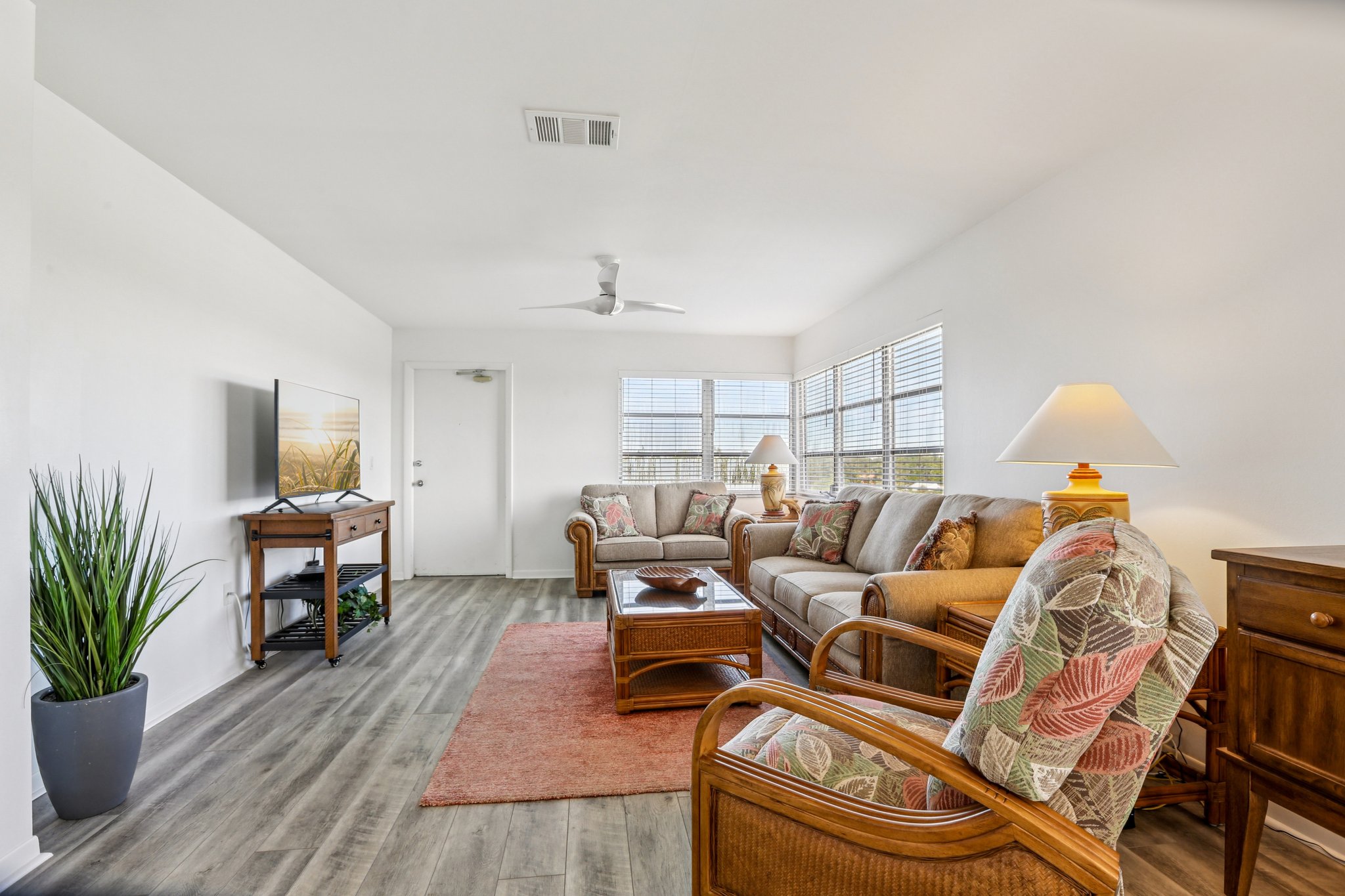 59th St S unit 501-S1211-009.jpg