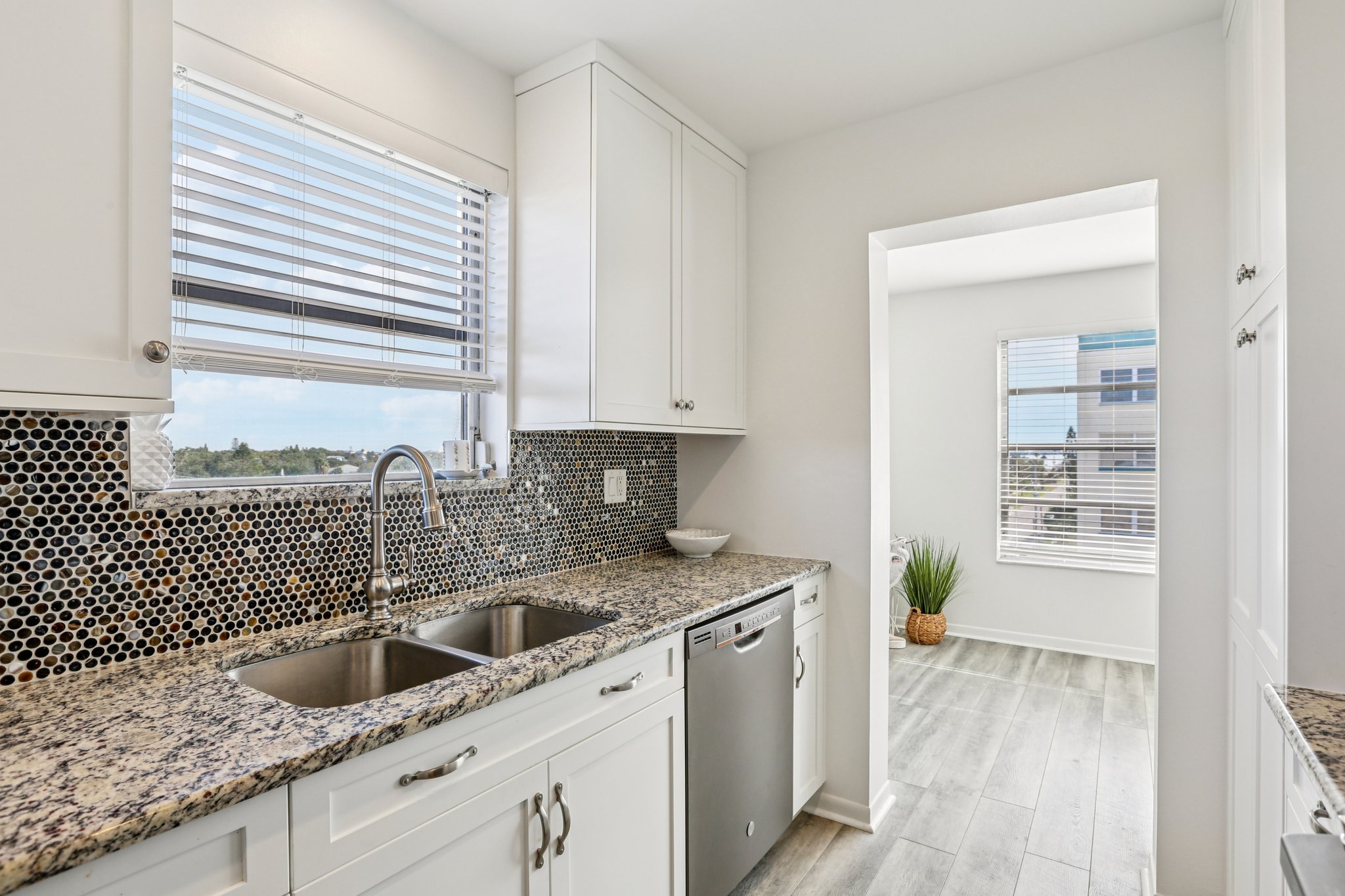 59th St S unit 501-S1211-019.jpg