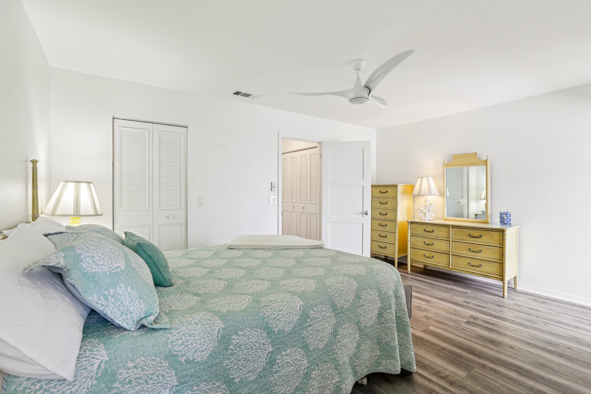 59th St S unit 501-S1211-032.jpg