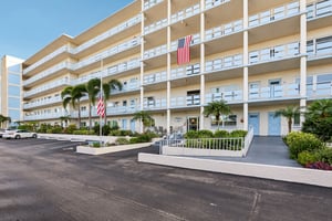 59th St S unit 501-S1211-001.jpg