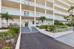 59th St S unit 501-S1211-002.jpg