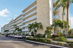 59th St S unit 501-S1211-005.jpg