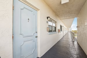 59th St S unit 501-S1211-008.jpg