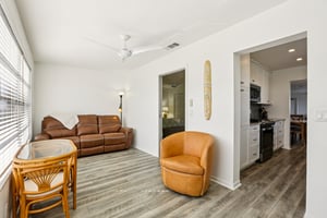 59th St S unit 501-S1211-037.jpg