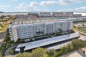 59th St S unit 501-S1211-053.jpg