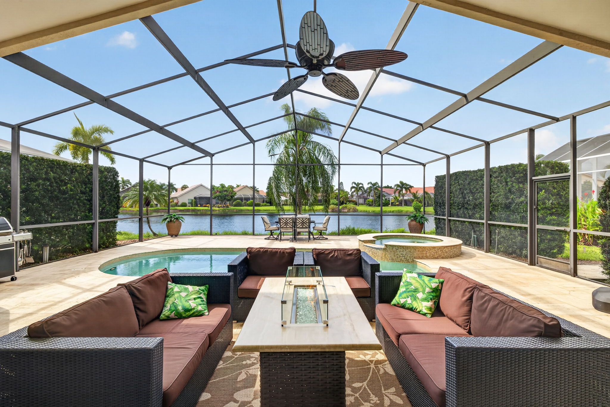 Pool Lanai 3