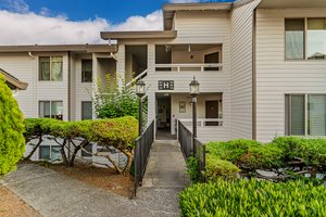 28503 Lakeview Dr, Mountlake Terrace, WA 98043, USA Photo 1