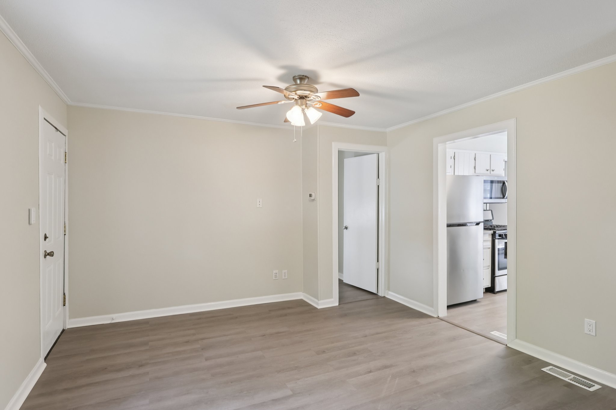 Roanoke Ave-S1609-009.jpg