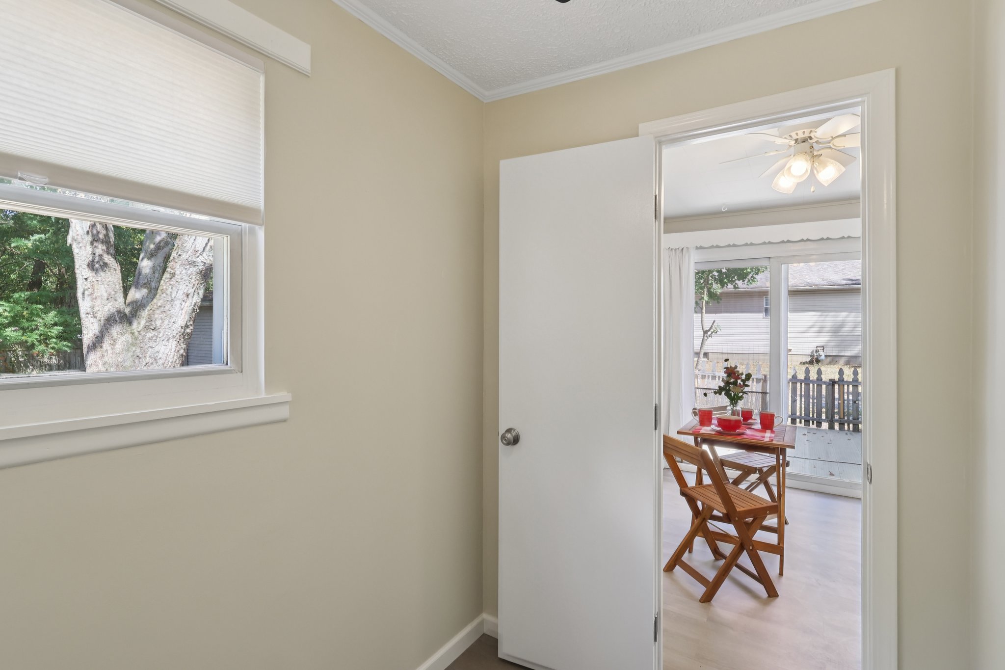 Roanoke Ave-S1609-024.jpg