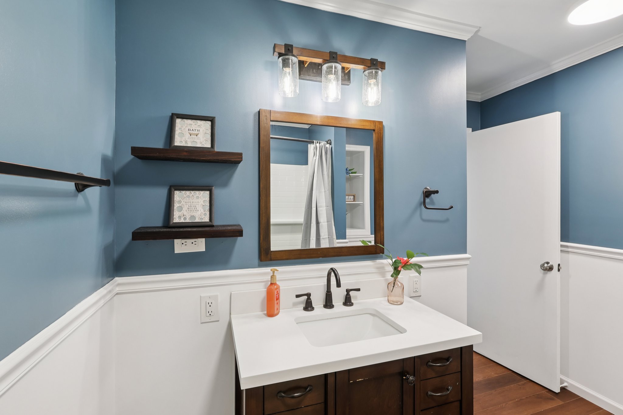 Roanoke Ave-S1609-028.jpg