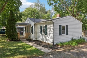 Roanoke Ave-S1609-006.jpg