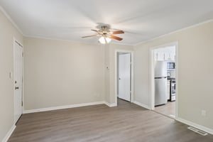Roanoke Ave-S1609-009.jpg