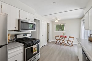 Roanoke Ave-S1609-012.jpg