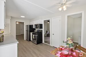 Roanoke Ave-S1609-013.jpg