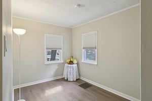 Roanoke Ave-S1609-016.jpg