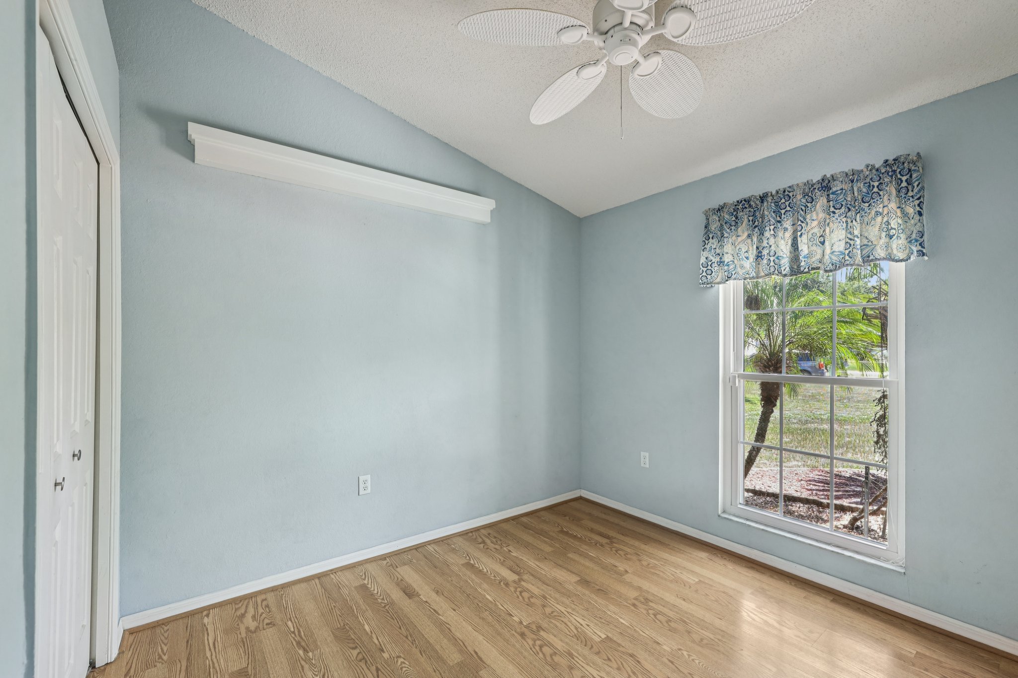 Timbercrest Pl-S2108-024.jpg