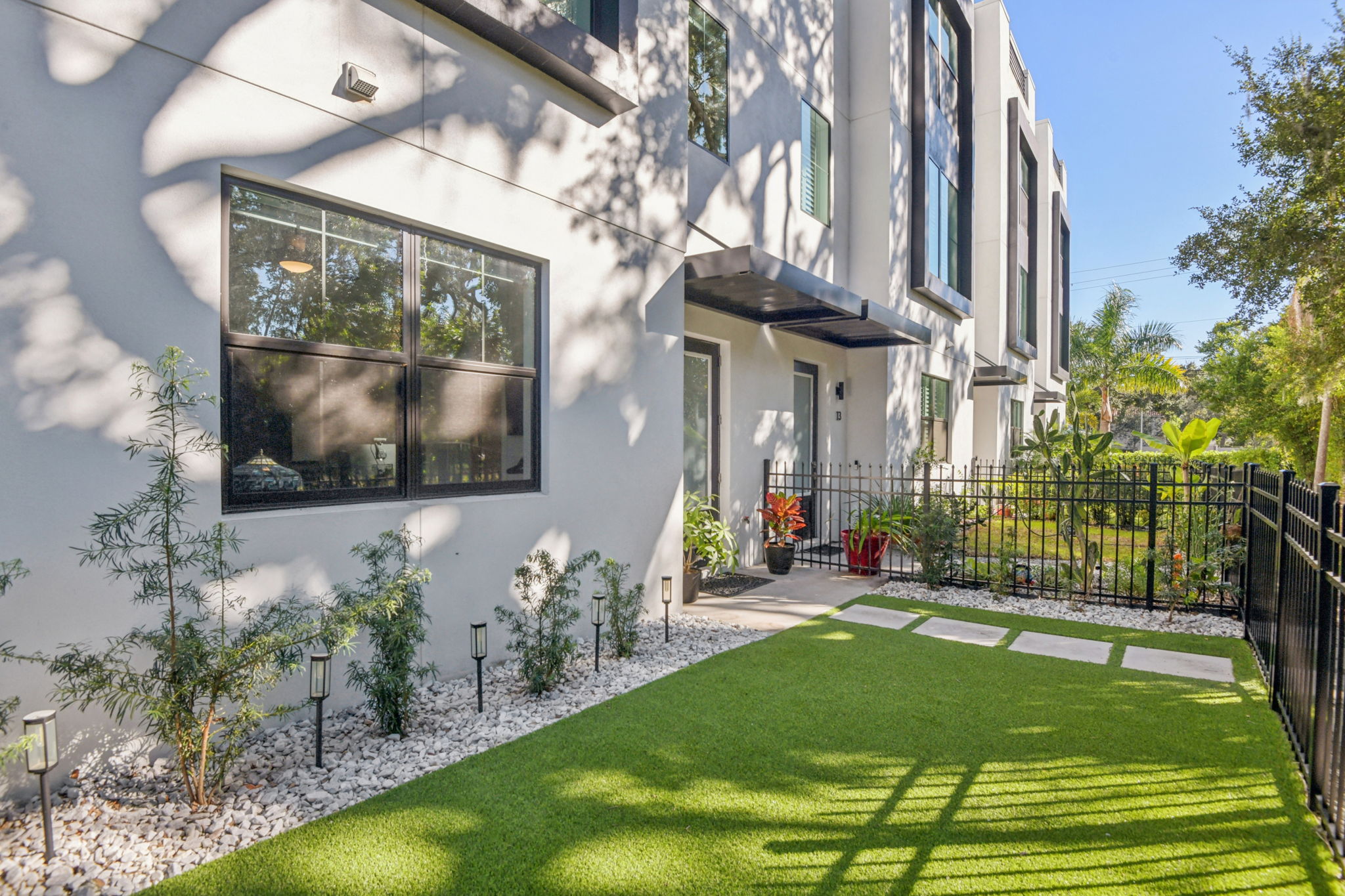 W Gandy Blvd 12-S0311-002