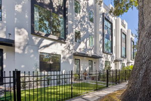 W Gandy Blvd 12-S0311-003