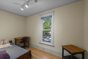  Photo 33
