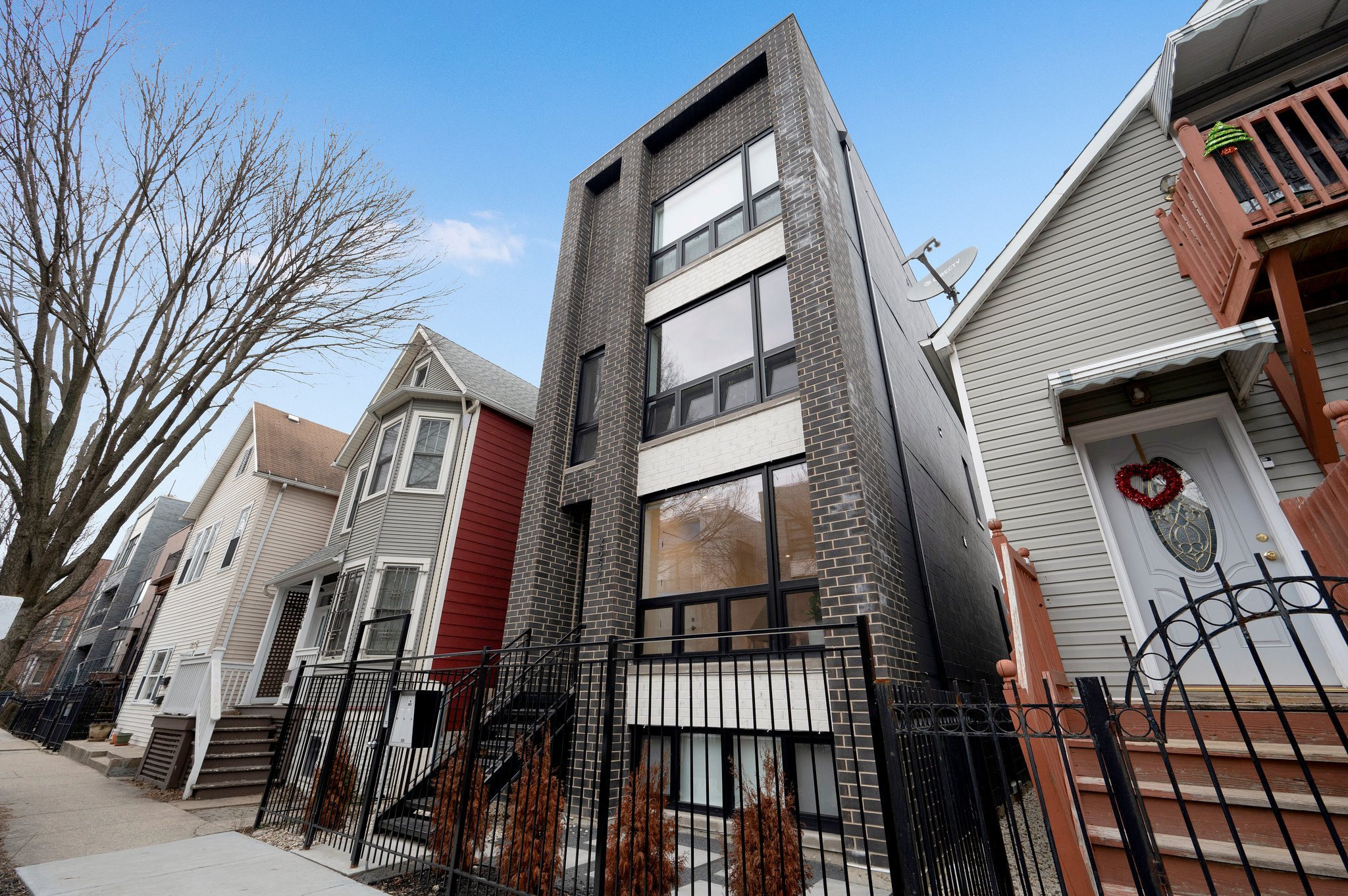 2852 W Lyndale St 1, Chicago, IL 60647 Chicago Home Photos