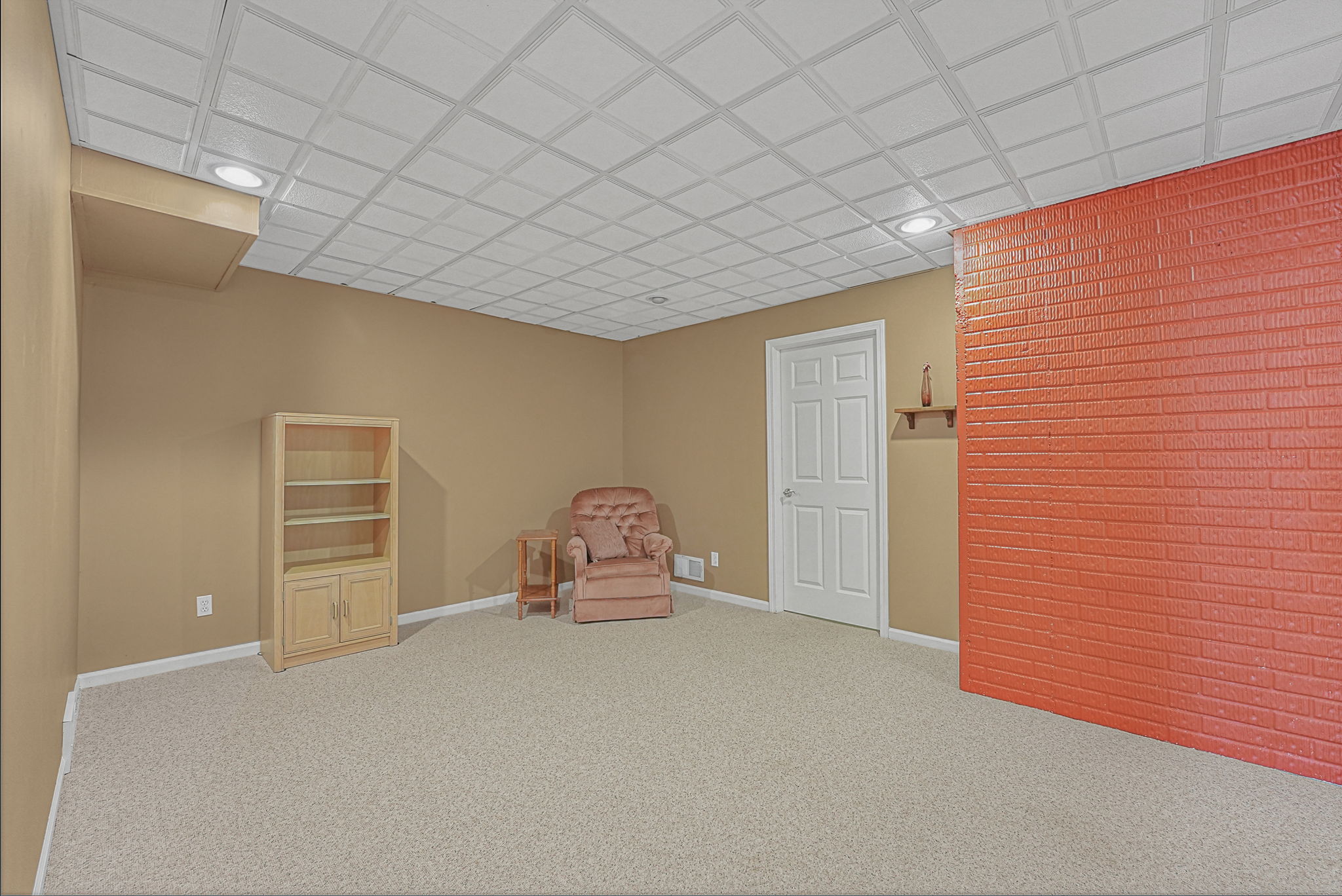  Photo 48