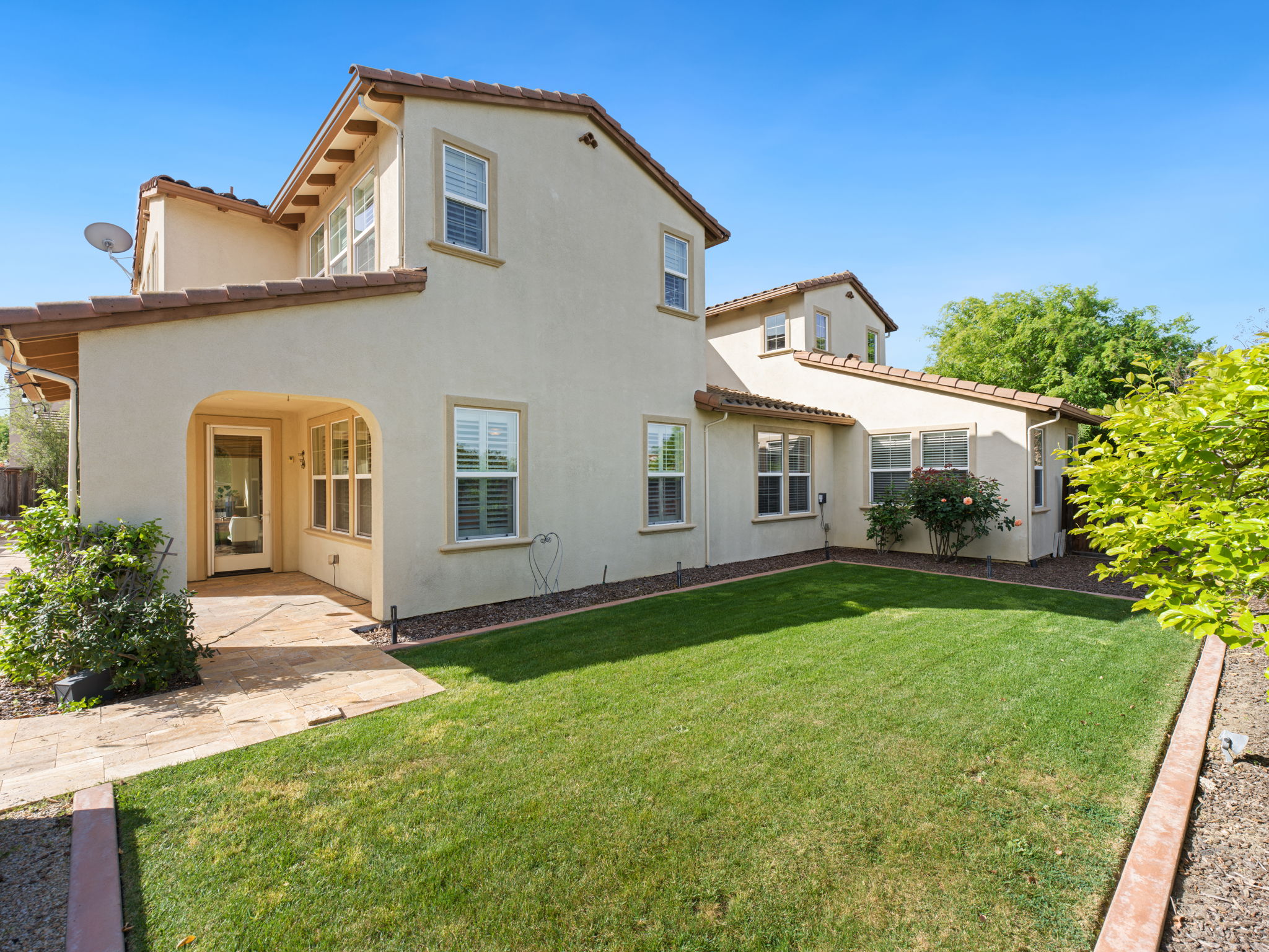  Photo 44