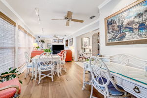 Breakfast Area / Sitting Room