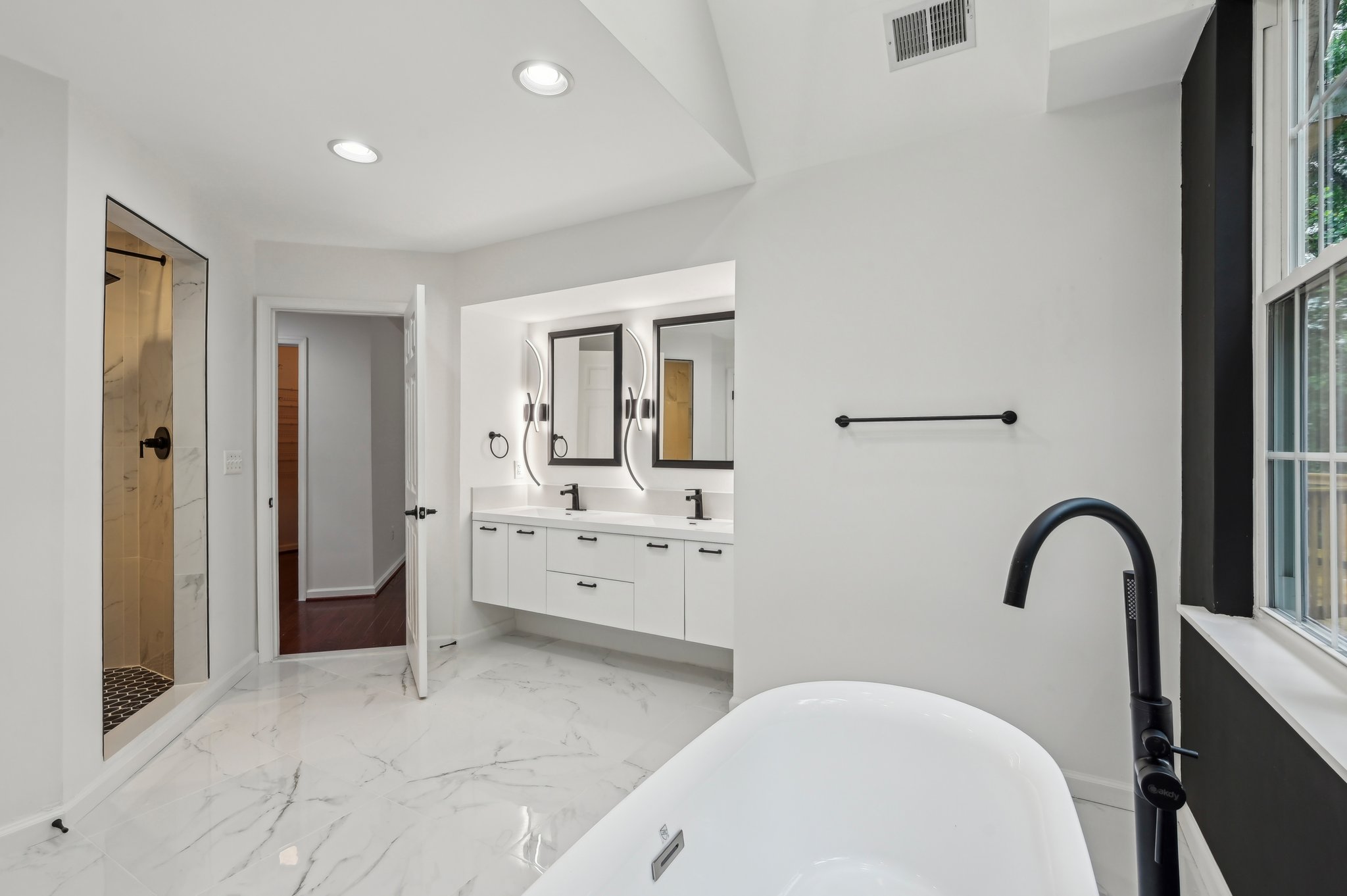Hernwood Rd-2205-085.jpg