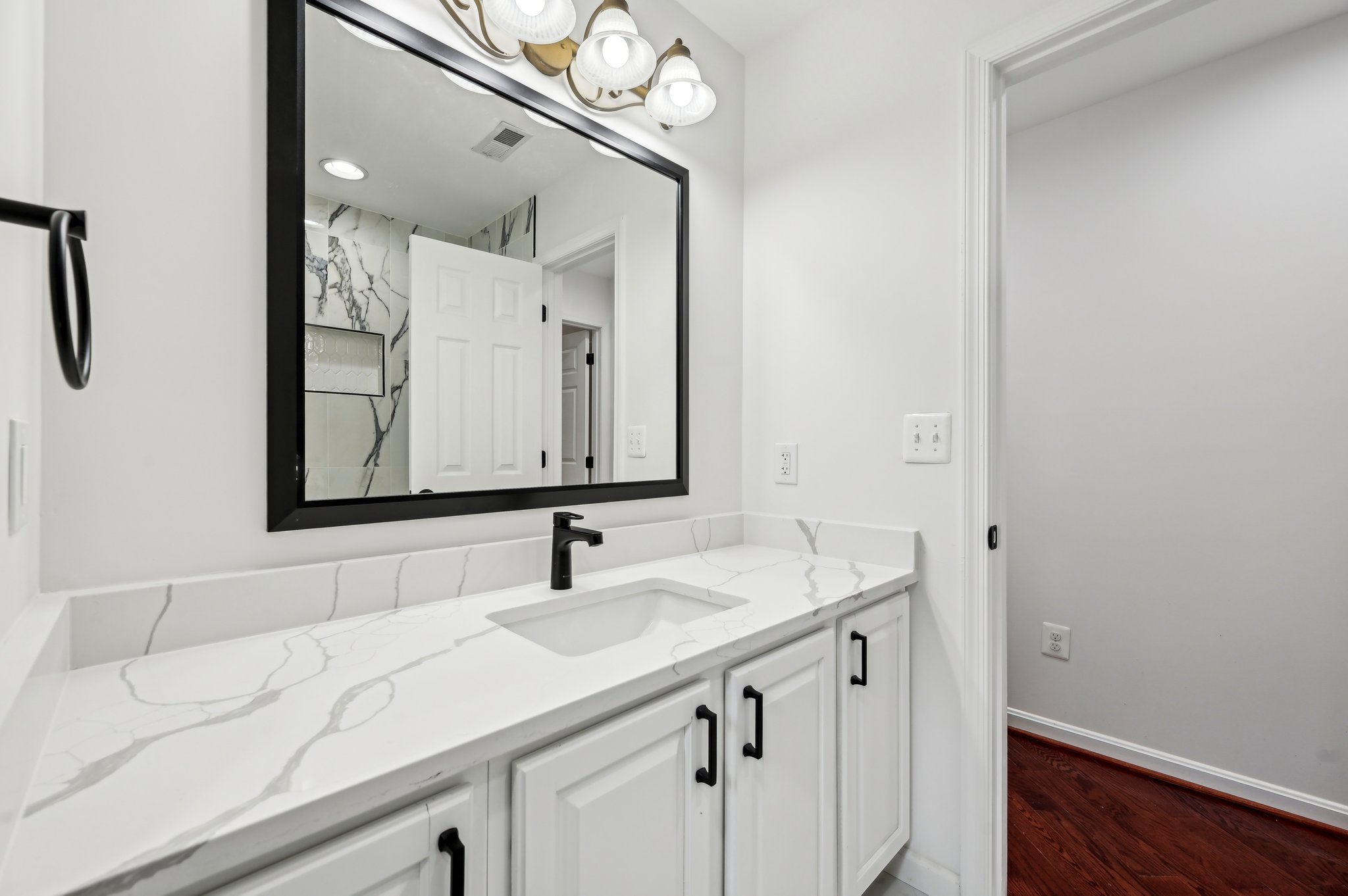 Hernwood Rd-2205-094.jpg