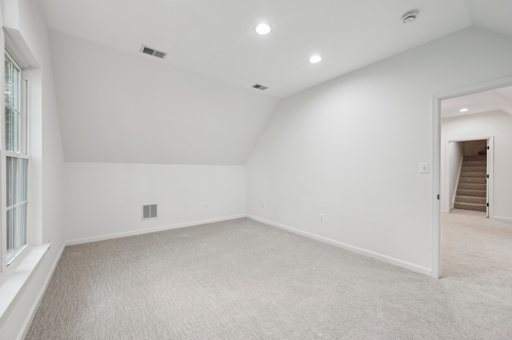 Hernwood Rd-2205-102.jpg
