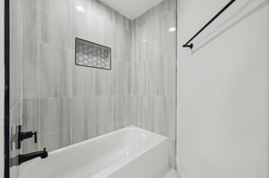 Hernwood Rd-2205-063.jpg
