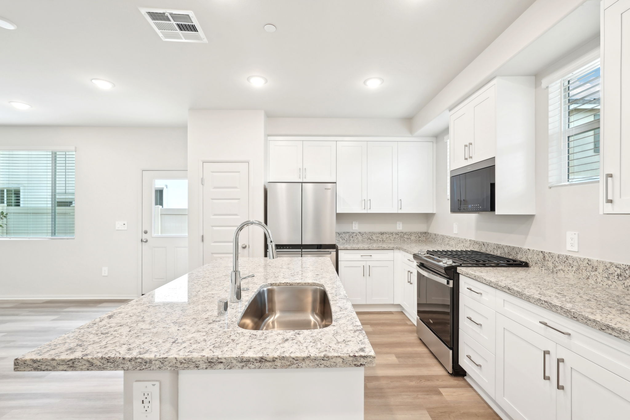 Socal - Prado Community - 28591 Via Roble Temecula, CA 92591-010
