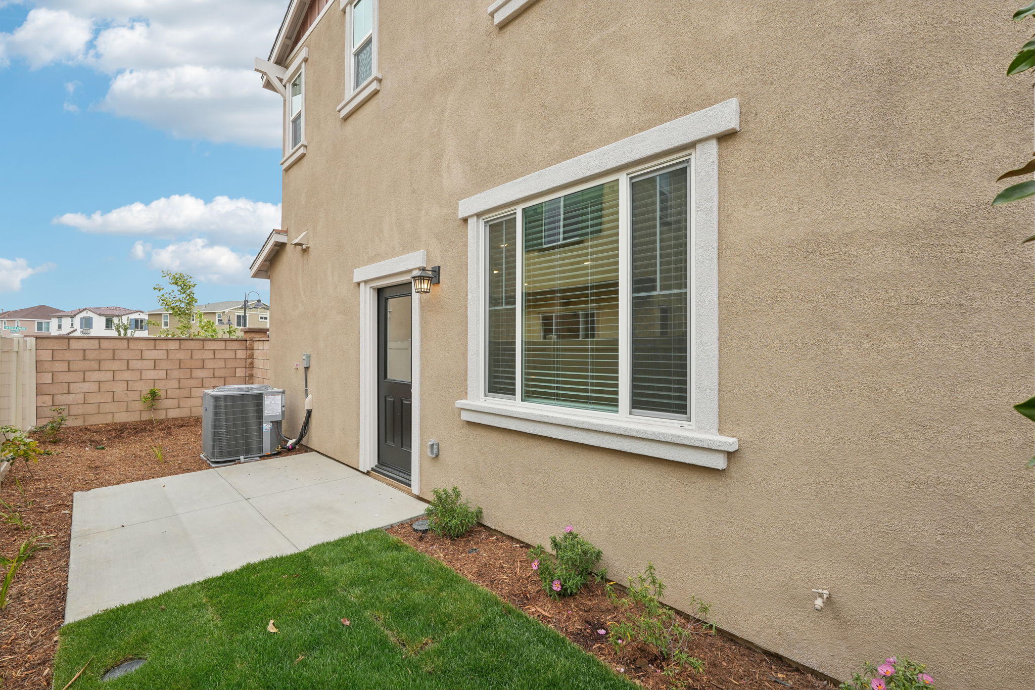 Socal - Prado Community - 28591 Via Roble Temecula, CA 92591-028