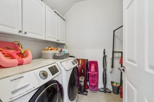 Roslyn Ct-1505-023.jpg