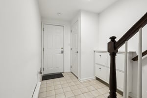 Roslyn Ct-1505-026.jpg