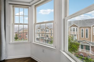 Roslyn Ct-1505-032.jpg