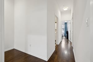 Roslyn Ct-1505-042.jpg