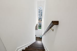 Roslyn Ct-1505-043.jpg