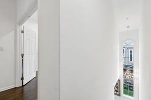 Roslyn Ct-1505-044.jpg